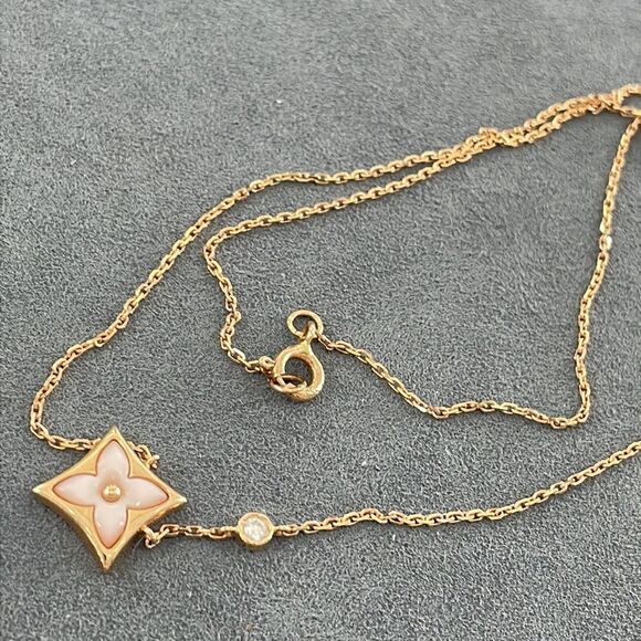 Louis Vuitton BB Blossom Flower 750 18K Rose Gold Mother Pearl Diamond Necklace - Picture 5 of 6